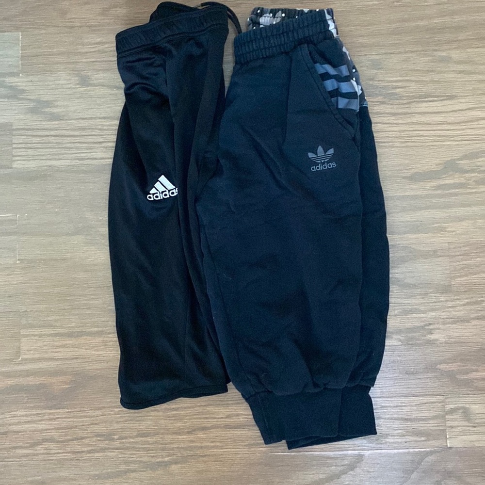 2 pack Adidas 3 quarter shorts